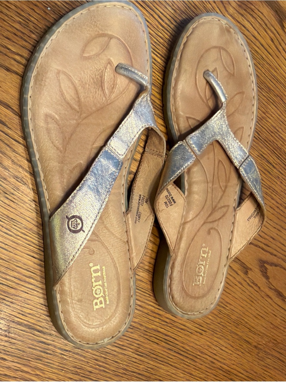 BORN Comfort Leather Thong Sandals - Metallic Gold - Picture 2 of 8